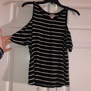 Stripped off-shoulder blouse!!